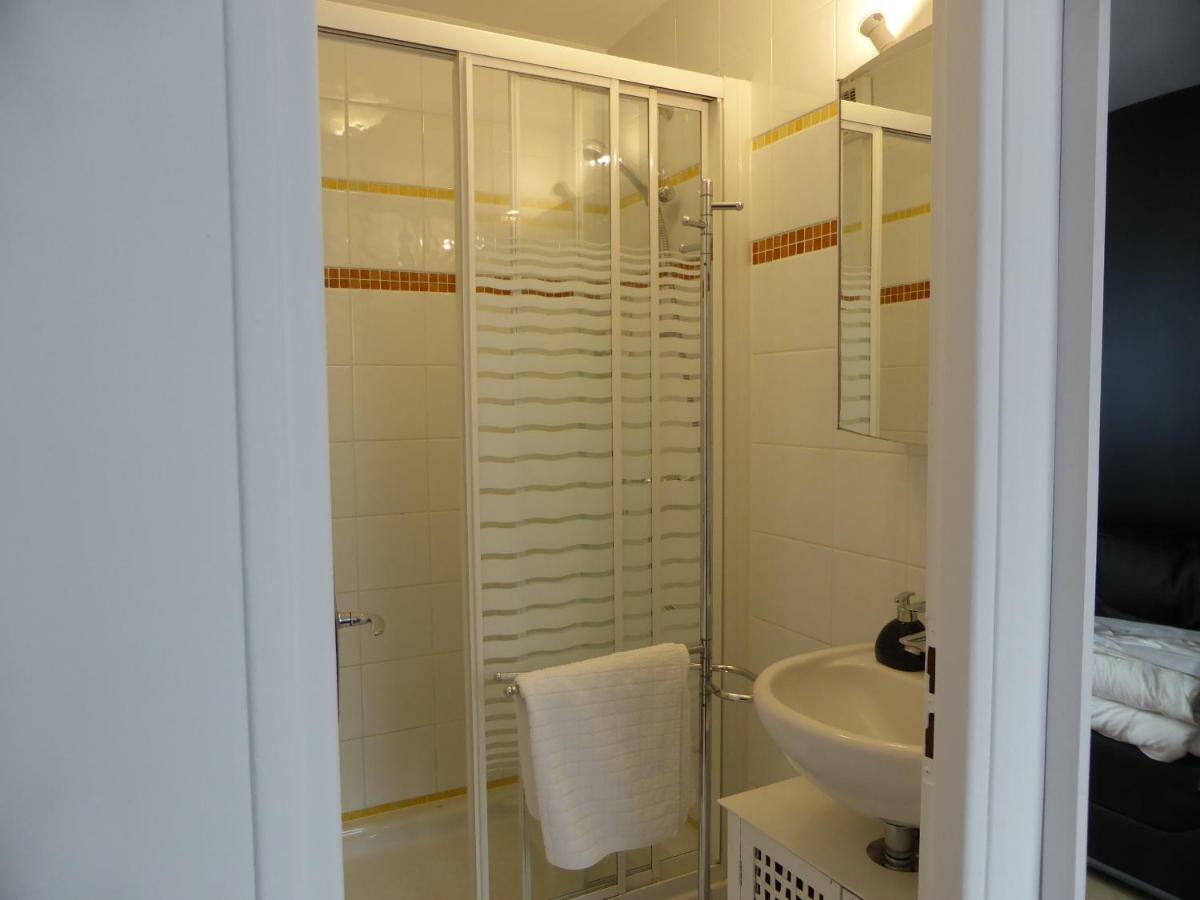 Une Chambre A Neuilly Guest House Exterior foto